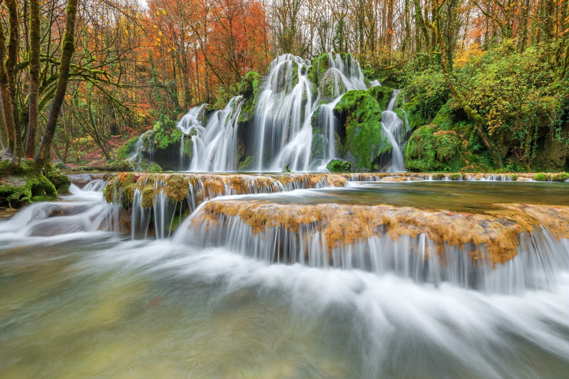 Juratourisme cascade des tufs